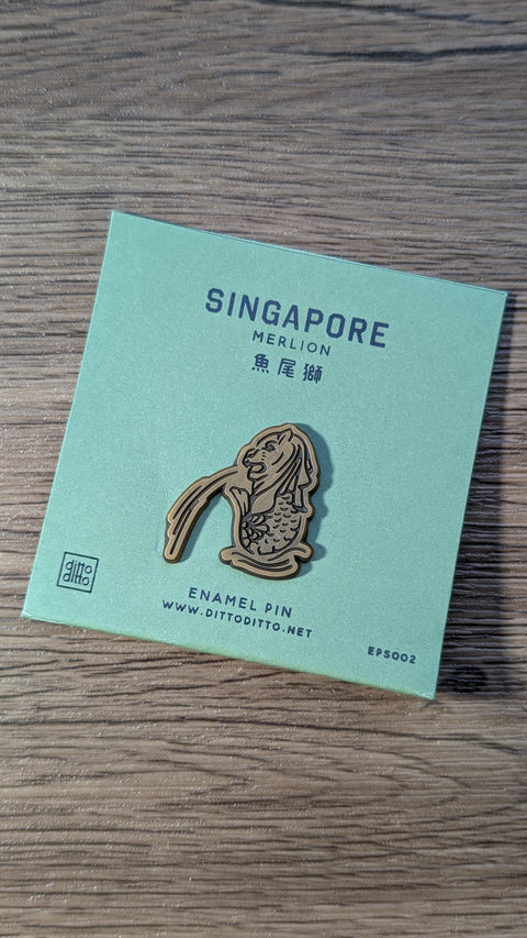enamel pin - merlion (gold)